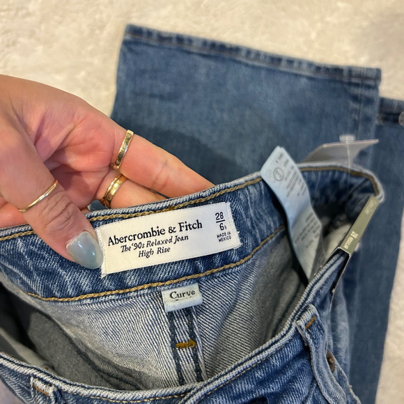NWT Abercrombie & Fitch Women's Denim size 28 90s Relaxed High Rise Curve Love - Picture 5 of 7